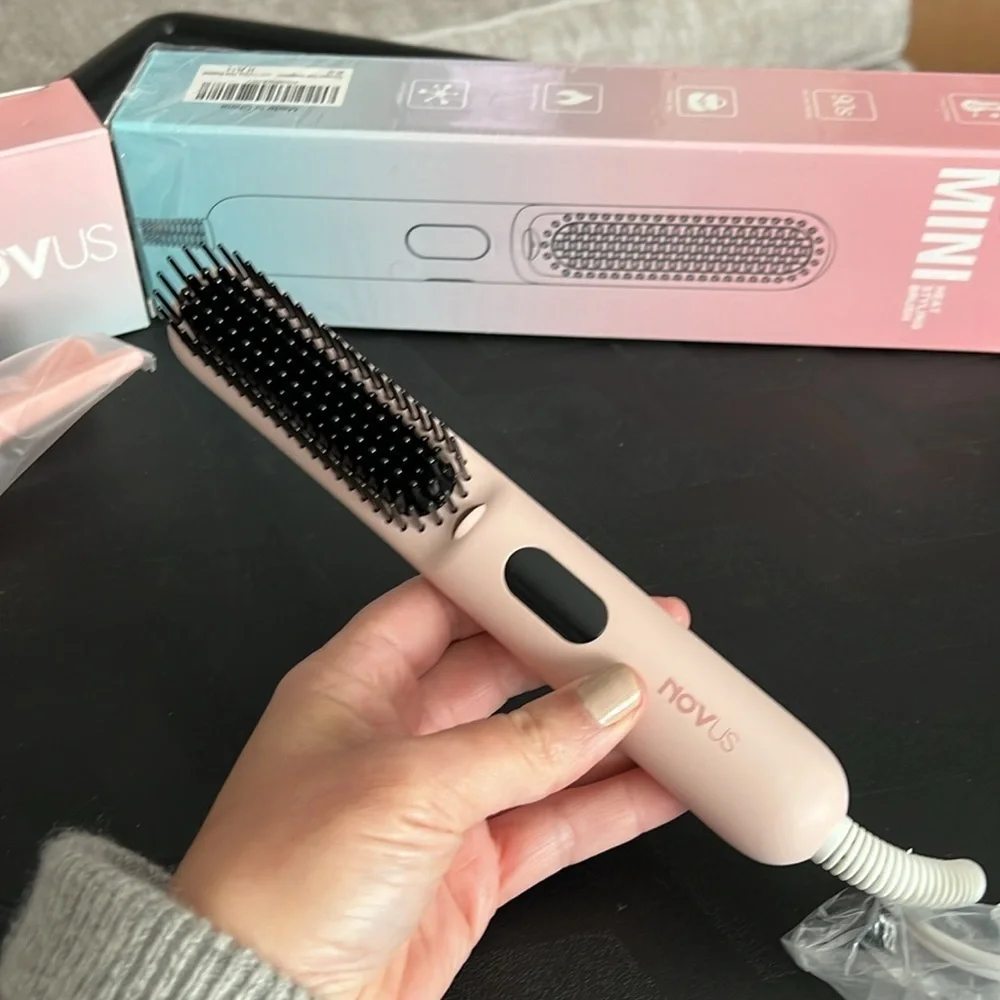 Pink Mini Hair Straightener Brush Comb 3 Temp Settings & Dual Voltage #HA4